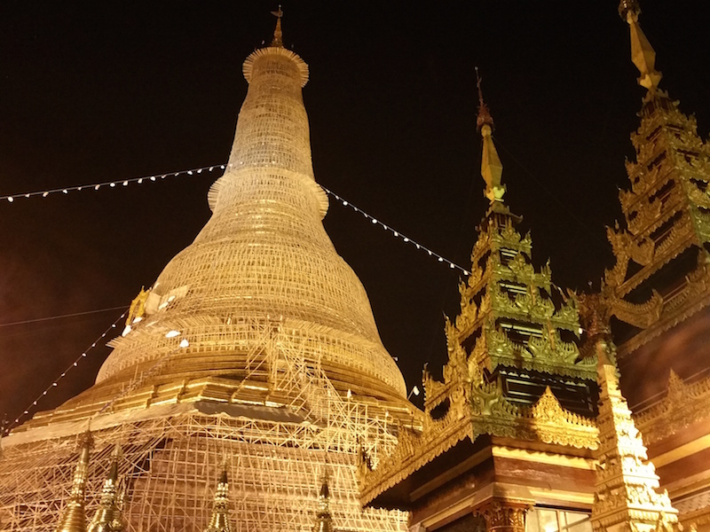 Shwedagon Pagoda at night