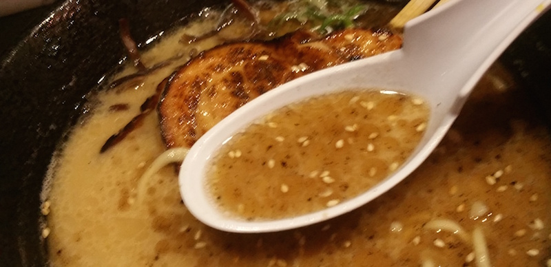 醤油ラーメンのスープ
