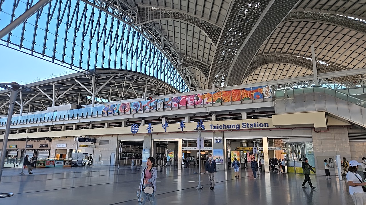 台中駅外観
