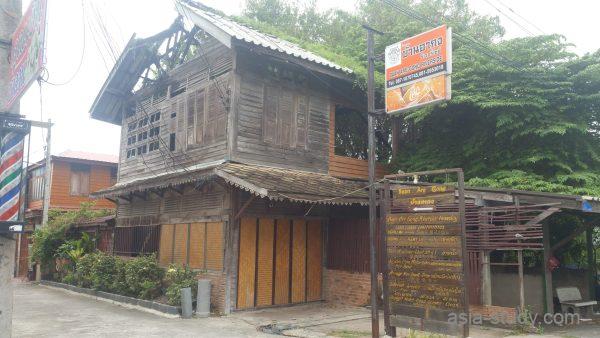 アユタヤの川沿いにあるBaan Are Gong Riverside周辺の宿泊エリア